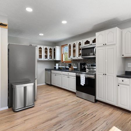 Spacious Cabin Near Hocking Hills And Caves With Hot Tub And Firepit Laurelville Extérieur photo
