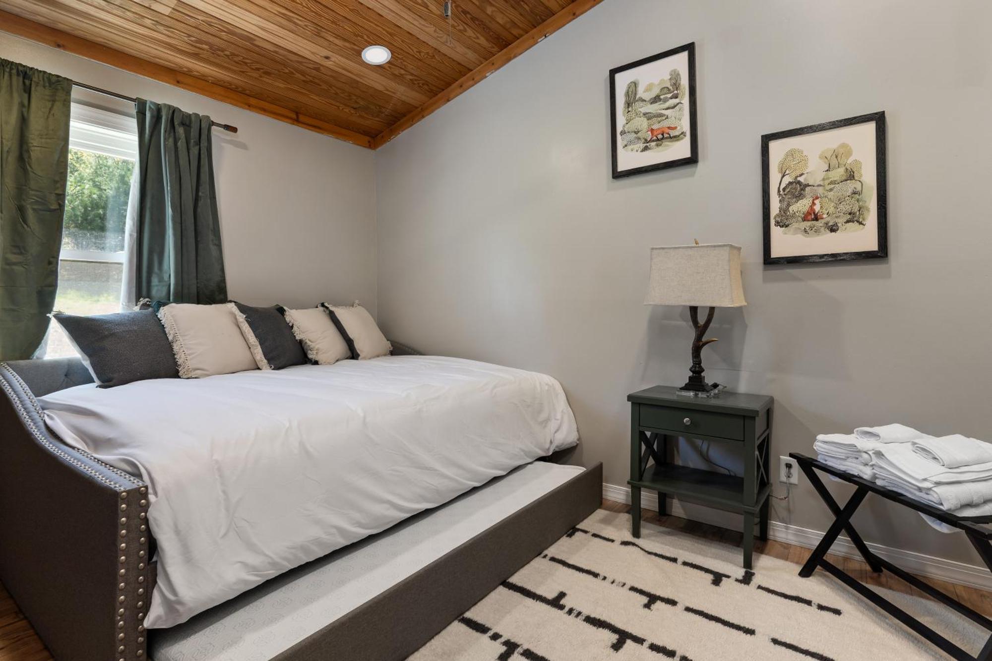 Spacious Cabin Near Hocking Hills And Caves With Hot Tub And Firepit Laurelville Extérieur photo