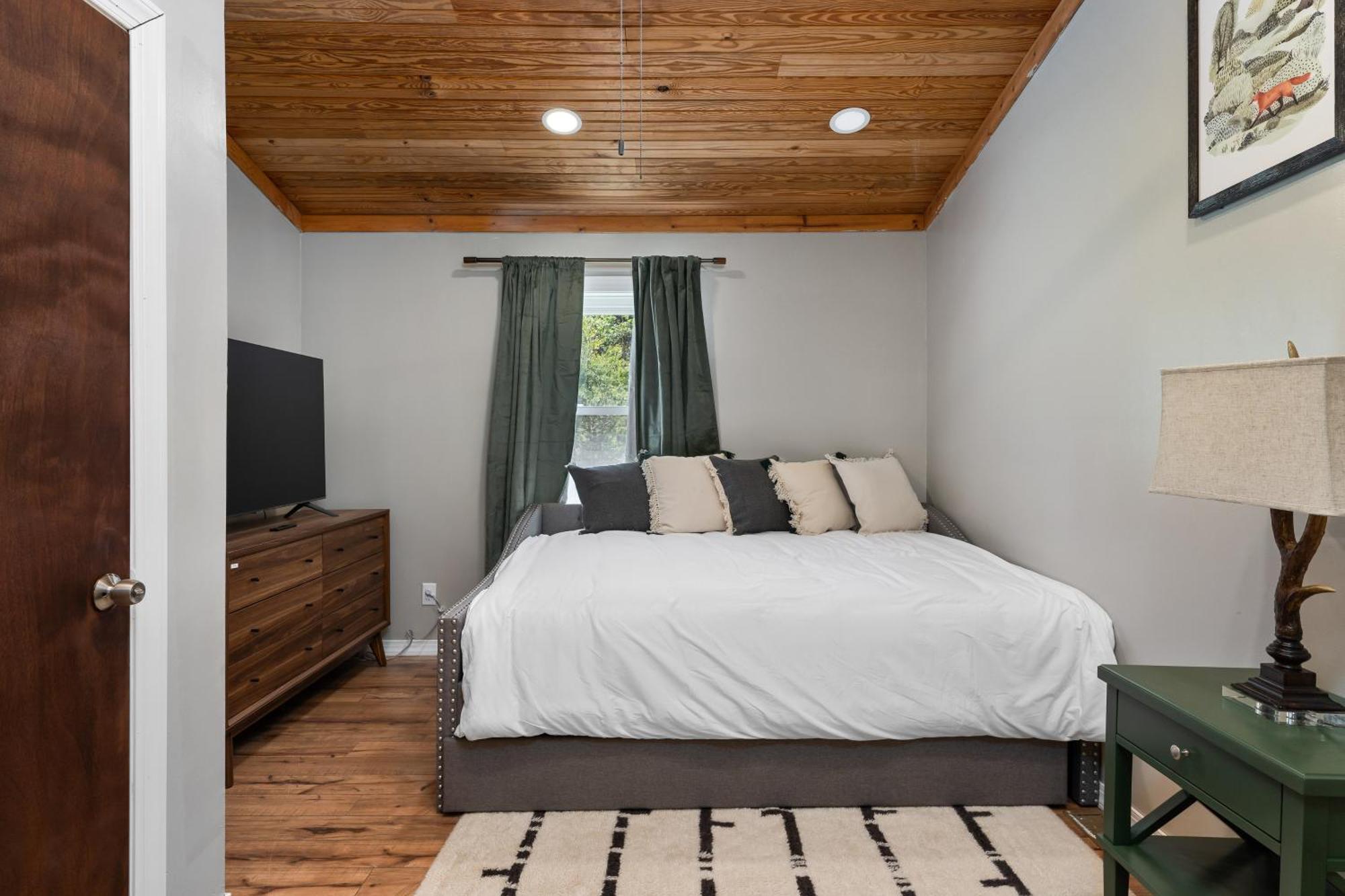 Spacious Cabin Near Hocking Hills And Caves With Hot Tub And Firepit Laurelville Extérieur photo