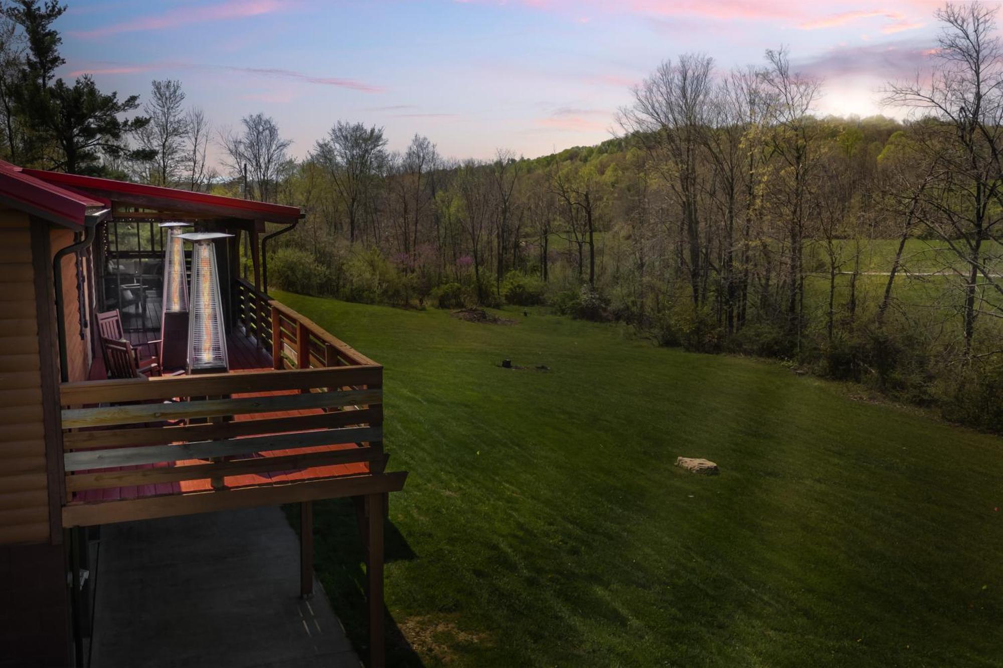 Spacious Cabin Near Hocking Hills And Caves With Hot Tub And Firepit Laurelville Extérieur photo