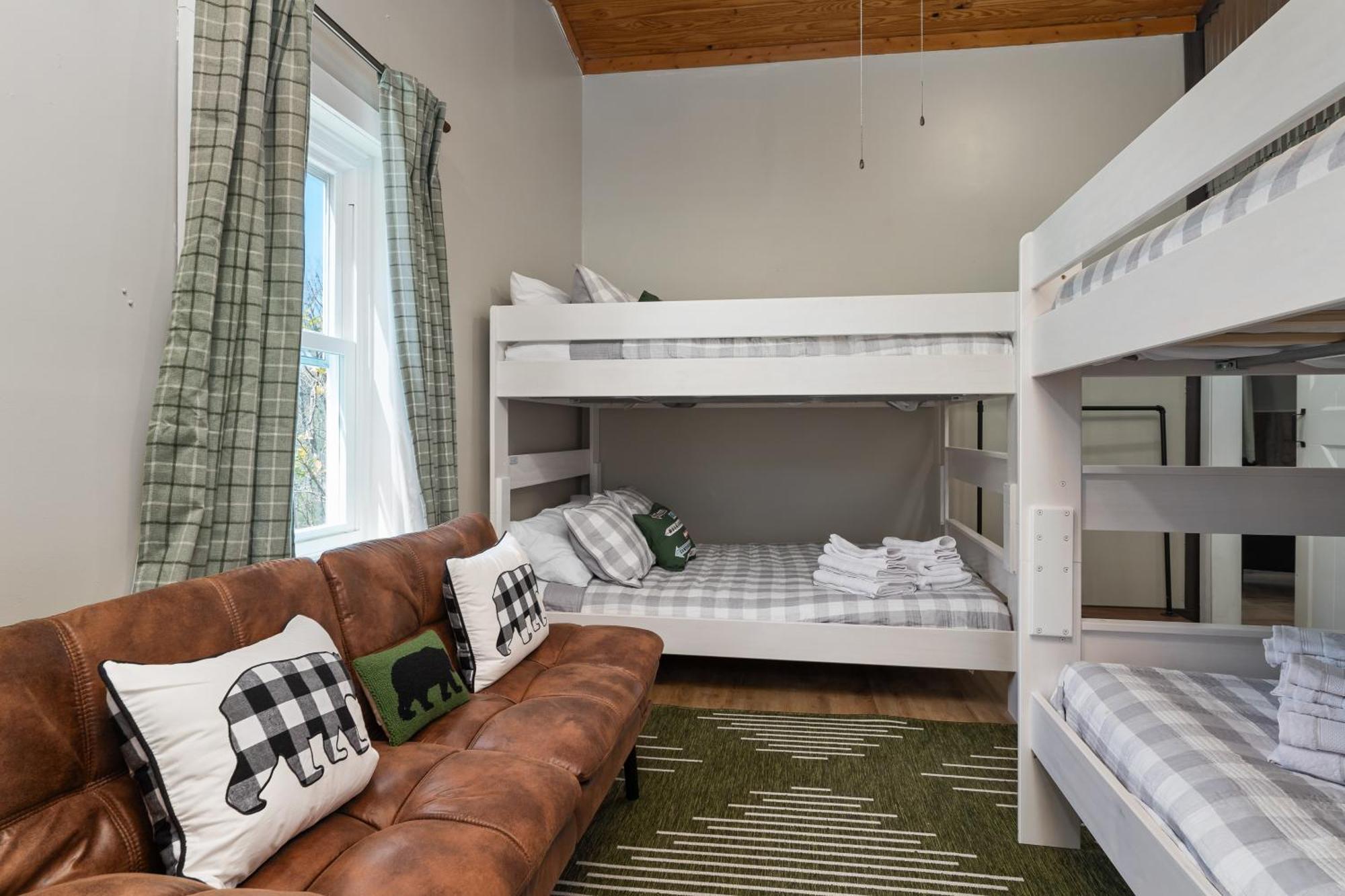 Spacious Cabin Near Hocking Hills And Caves With Hot Tub And Firepit Laurelville Extérieur photo