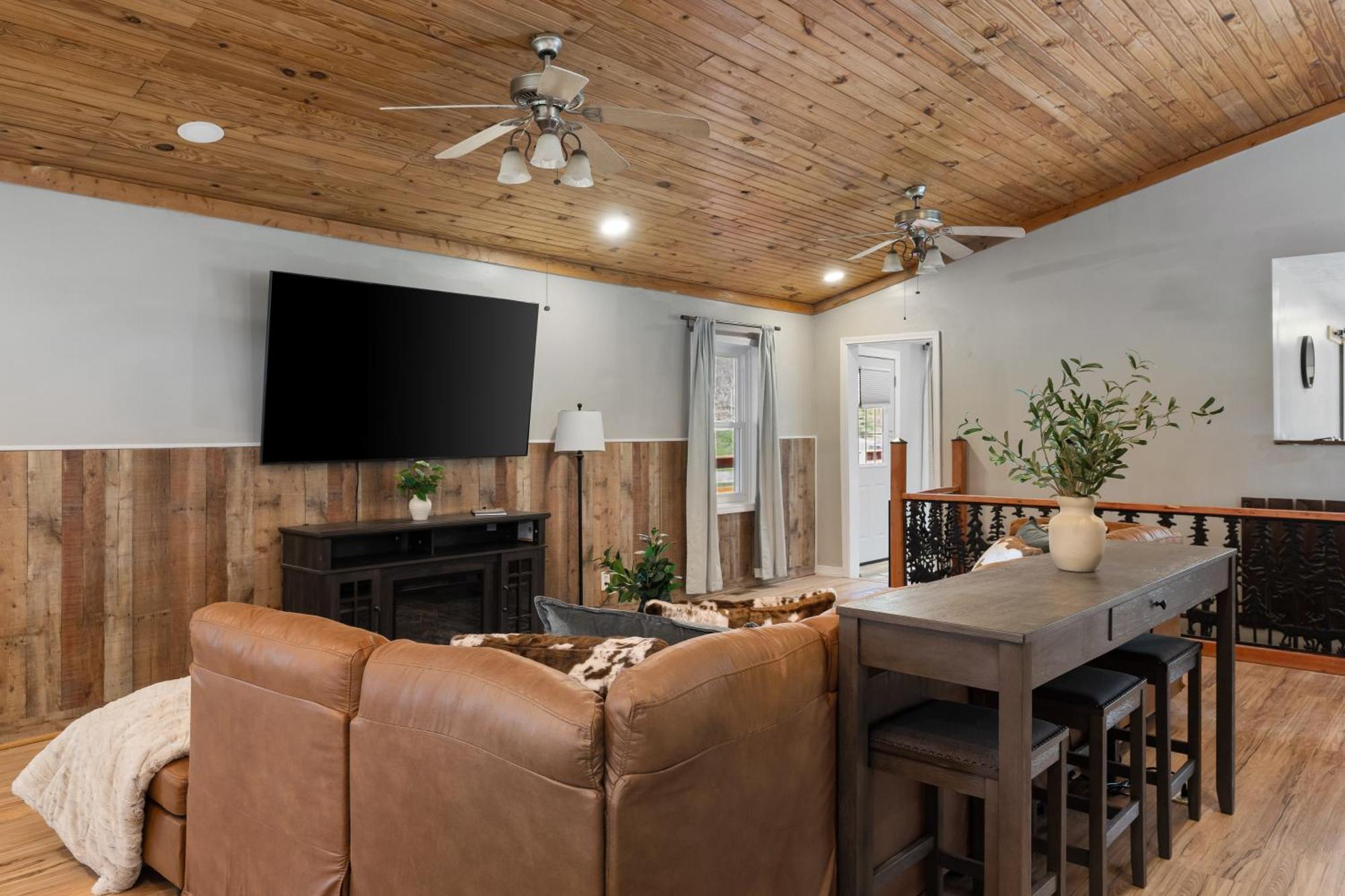 Spacious Cabin Near Hocking Hills And Caves With Hot Tub And Firepit Laurelville Extérieur photo