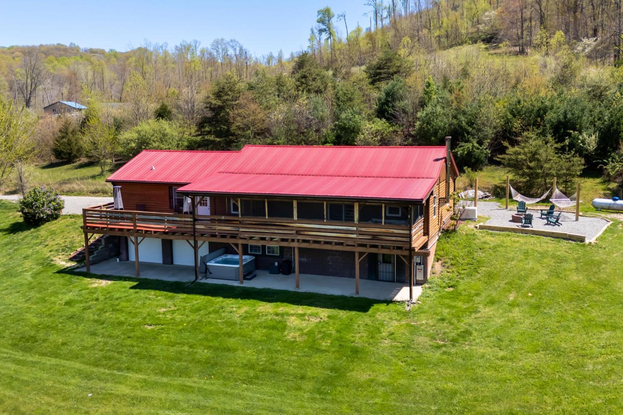Spacious Cabin Near Hocking Hills And Caves With Hot Tub And Firepit Laurelville Extérieur photo